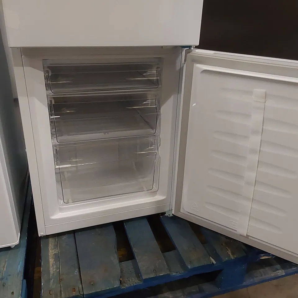 FRIDGEMASTER 50CM FREESTANDING 60/40 FRIDGE FREEZER IN WHITE MC50175A - UNPROCESSED RAW RETURN