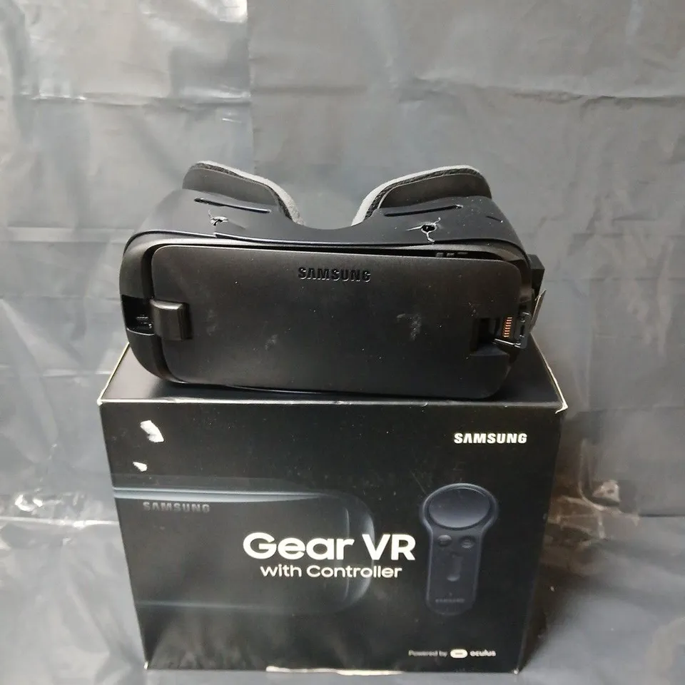BOXED SAMSUNG GEAR VR 