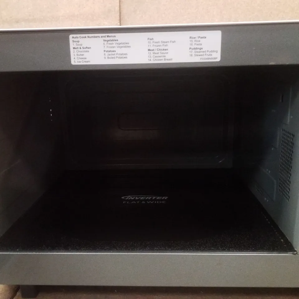 BOXED PANASONIC NN-SF464MBPQ SOLO MICROWAVE - SILVER
