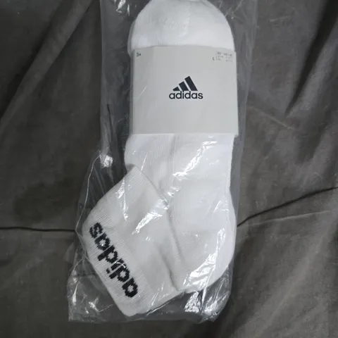 BAGGED ADIDAS ANKLE SOCKS IN WHITE - 3 PACK