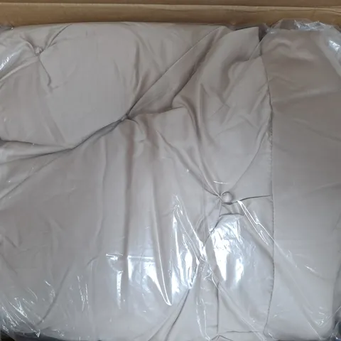 BOSTON BEDSPREAD THROW AND PILLOW SHAMS - CHAMPAGNE 