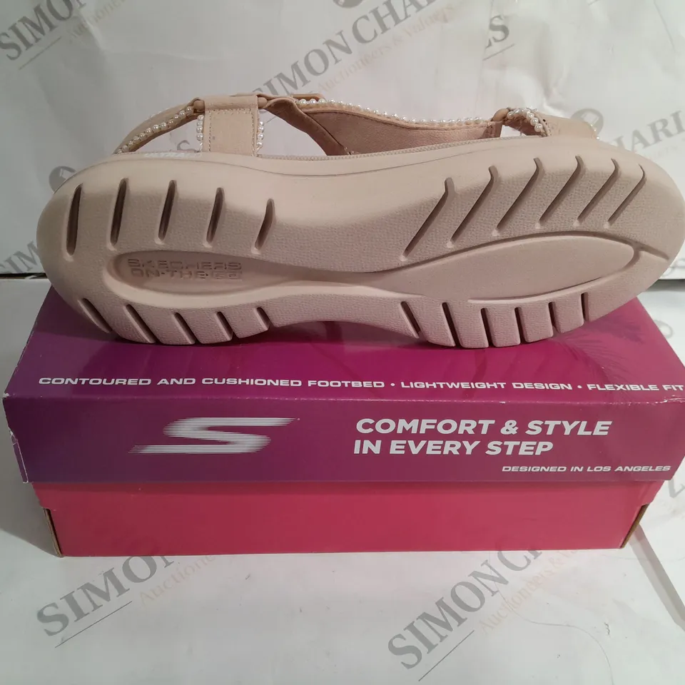 BOXED SKECHERS GO WALK SANDALS SIZE 7 