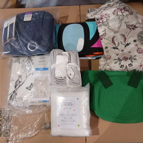 BOX OF APPROXIMATELY 12 ASSORTED BEDDING AND SOFT FURNISHING ITEMS TO INCLUDE - DUVET SETS, PILLOW PROTECTORS, AND CURTAINS ETC.