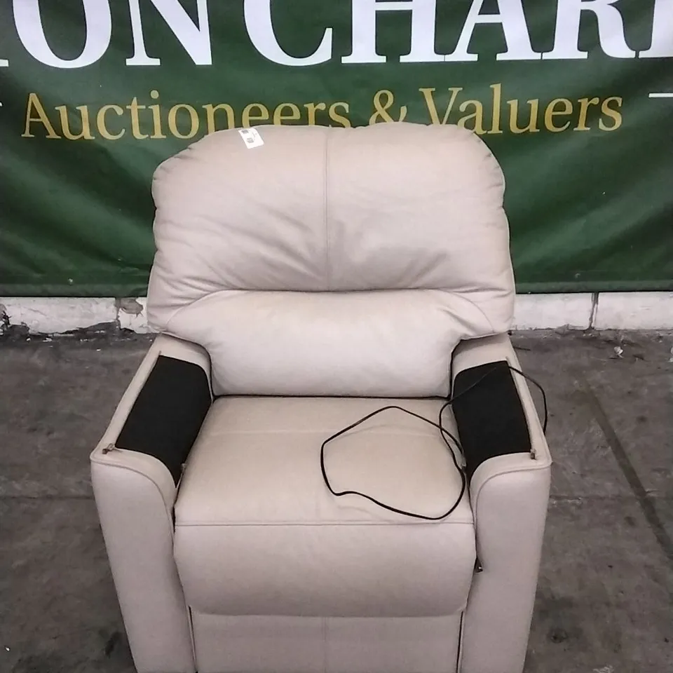 QUALITY BRITISH DESIGNED & MANUFACTURED G PLAN CHADWICK POWER RECLINER CAMBRIDGE PLASTER LEATHER ARMCHAIR