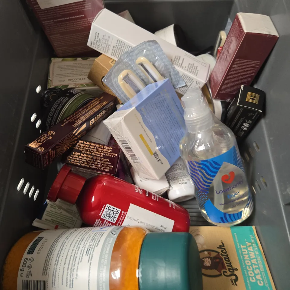 APPROXIMATELY 20 ASSORTED HEALTH & BEAUTY PRODUCTS TO INCLUDE TOOTHBRUSH HEADS, LUBRICANT, COVER EYE CREAM ETC