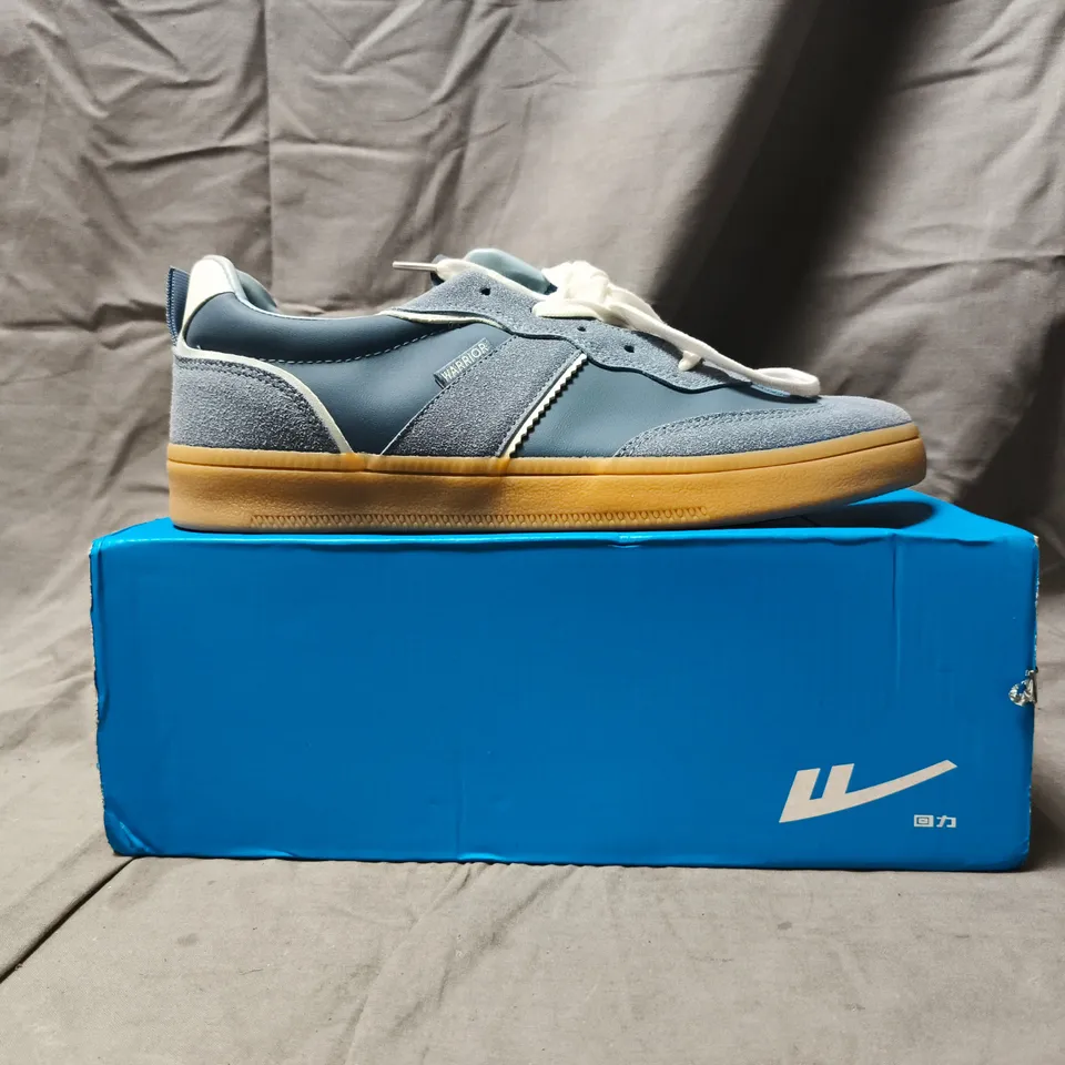 BOXED PAIR OF WARRIOR TRAINERS IN BLUE SIZE EU 41