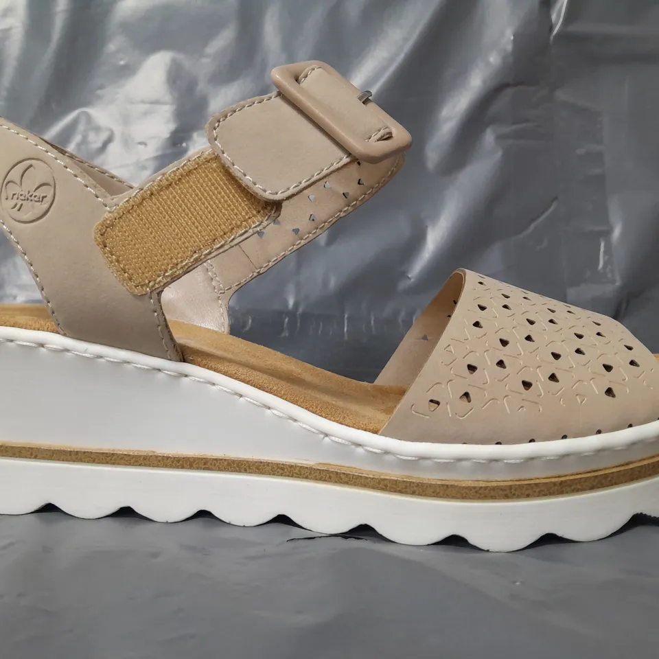 BOXED PAIR OF RIEKER OPEN TOE WEDGE SANDALS IN TAUPE SIZE 7.5