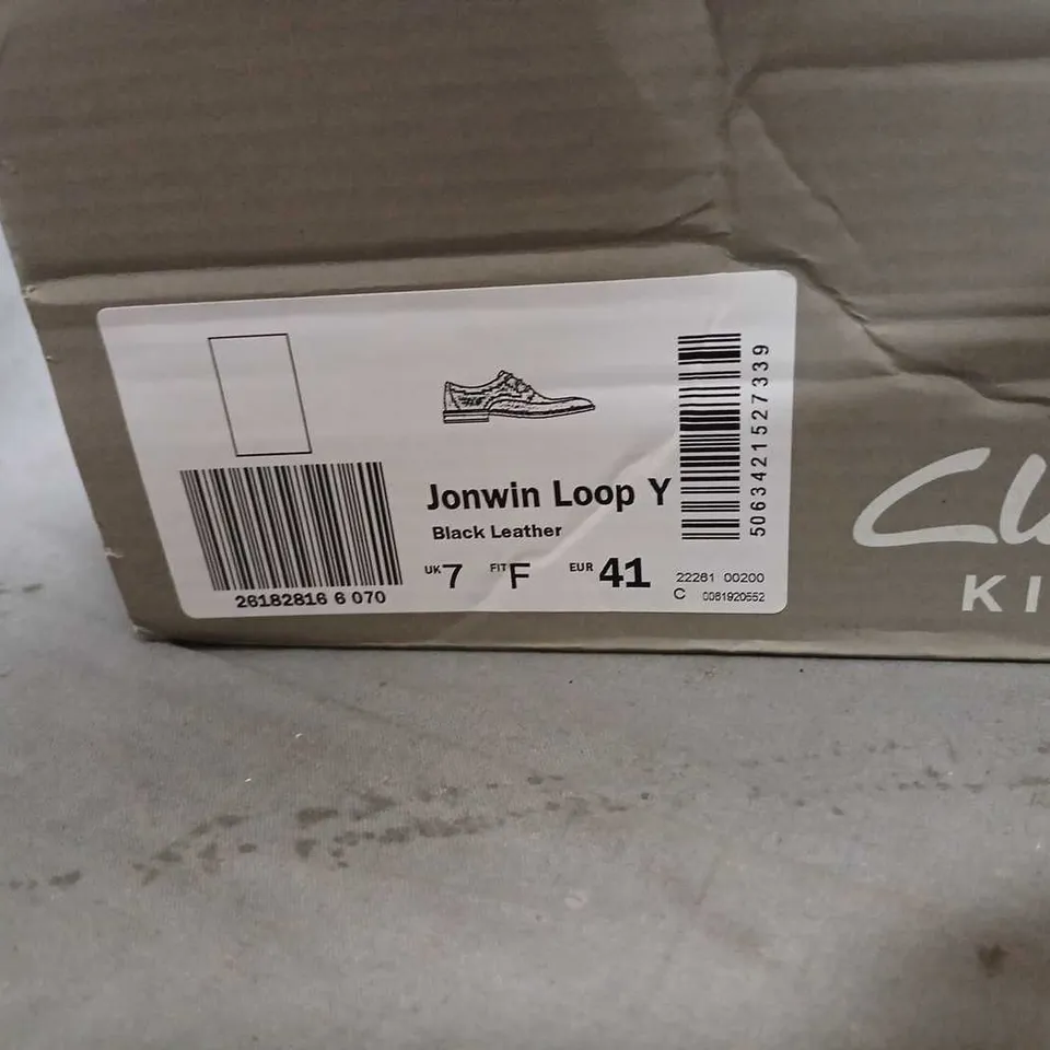 CLARKS KIDS JONWIN LOOP Y BLACK LEATHER LACE-UP SHOES, UK 7 (EU 41)