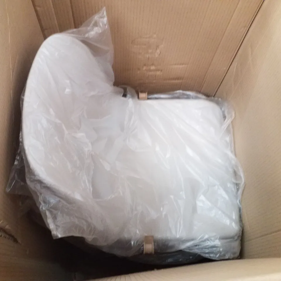 BOX CONTAINING 3 PLASTIC STACKING CHAIR SIERRA BLACK/GREY