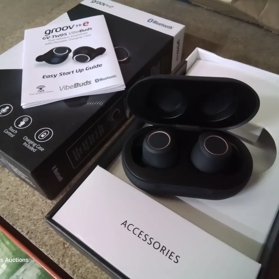 CASE OF APPROXIMATELY 35 SETS OF GROOVE-E VIBE BUDS WITH PORTABLE CHARGING CASE