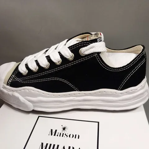 BOXED MAISON MIHARA YASUHIRO SIZE 40