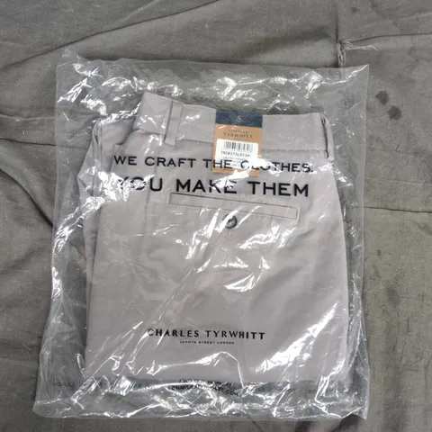 BAGGED CHARLES TYRWHITT LIGHT GREY CLASSIC FIT NON-IRON CHINOS – 34W/30L