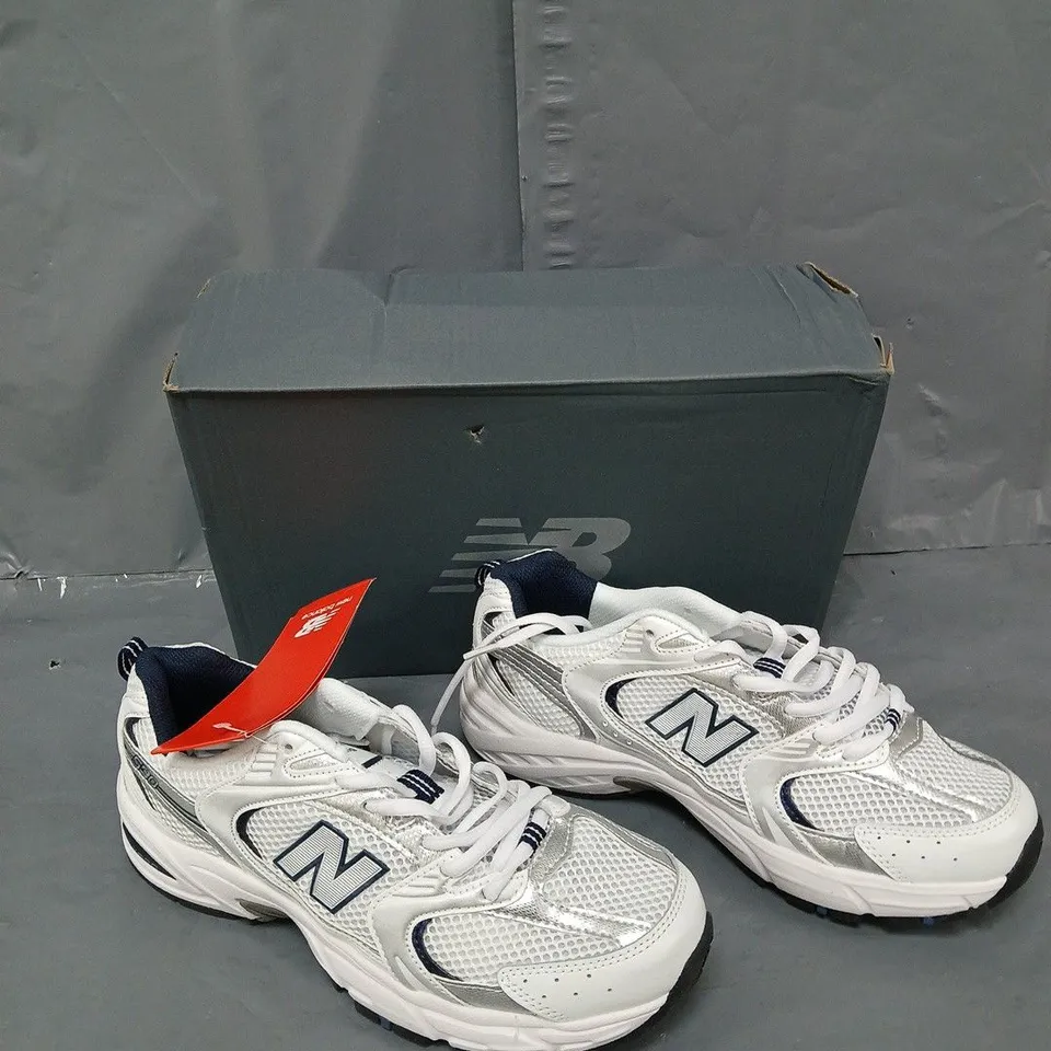 BOXED PAIR OF 530 RUNNING METALIC/NAVY UK 7