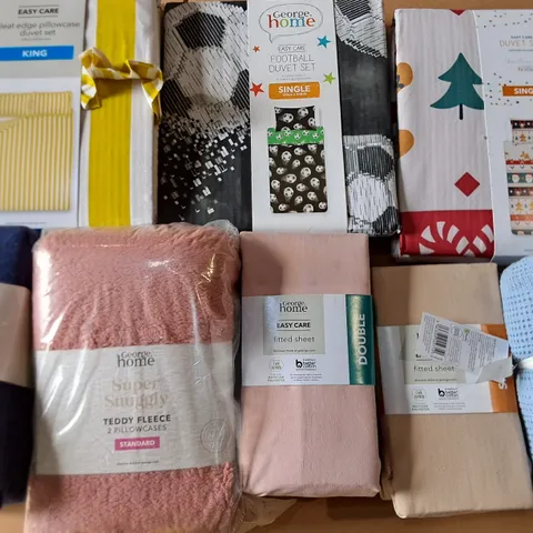 LOT OF APPROXIMATELY 20 ASSORTED BEDDING AND SOFT FURNISHING ITEMS TO INCLUDE DUVETS, TEDDY PILLOWCASES AND THROW