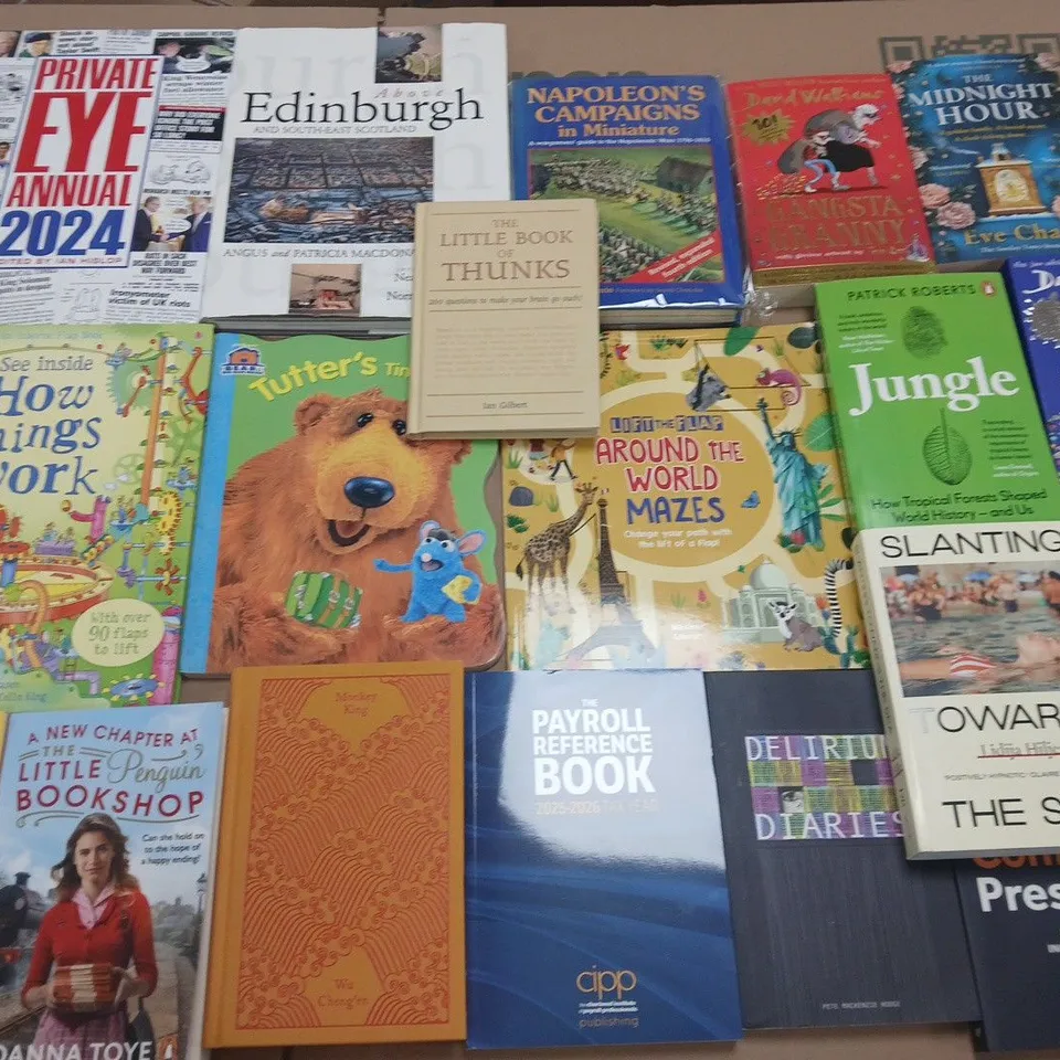 LARGE QUANTITY OF ASSORTED FICTION & NON-FICTION BOOKS TO INCLUDE WORKS FROM LEE CHILD, NATALIE HAYNES, ROALD DAHL, ETC - COLLECTION ONLY