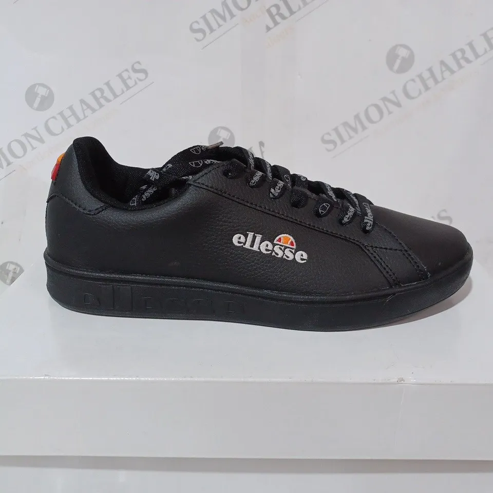 BOXED ELLESSE CAMPO BLACK TRAINERS - SIZE 5