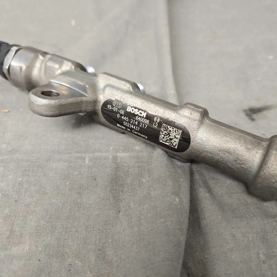 BOSCH 0-445-214-217 FUEL INJECTOR RAIL LINE 