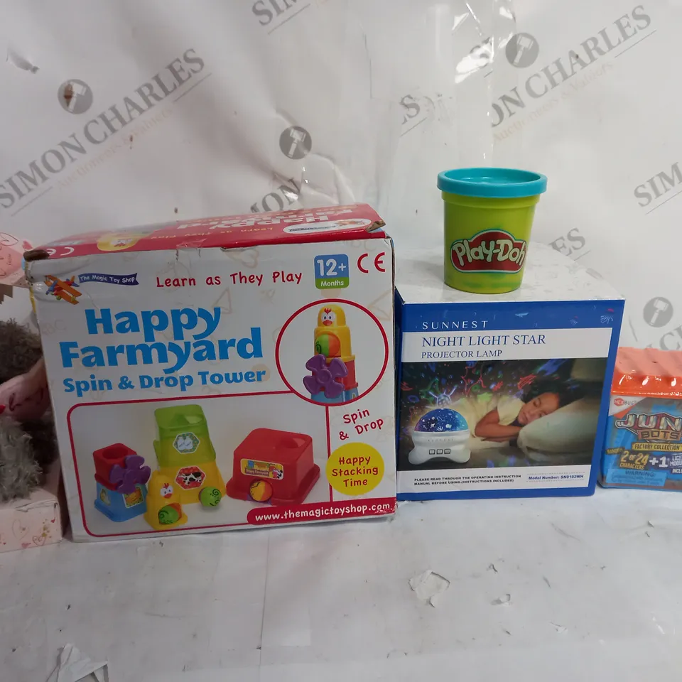 BOX OF APPROX 15 ASSORTED TOYS TO INCLUDE - HAPPY FARMYARD - PLAYDOH - NIGHT LIGHT STAR ECT