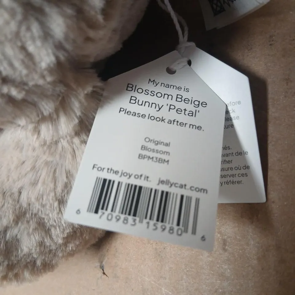 JELLYCAT BLOSSOM BEIGE BUNNY 'PETAL' PLUSH TOY – LONDON
