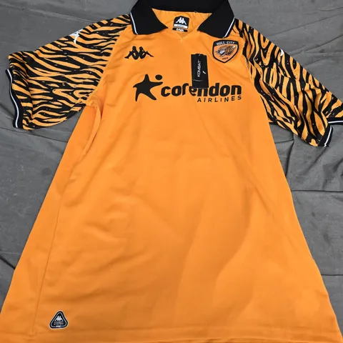 HULL CITY AFC FOOTBALL SHIRT – KAPPA, ORANGE WITH TIGER STRIPE SLEEVES, XL (OKAN ON BACK)