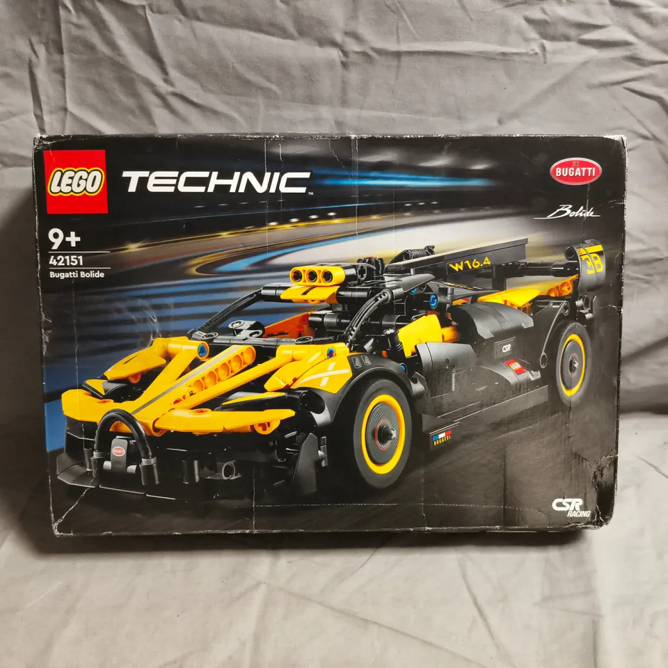 LEGO TECHNIC 42151 BUGATTI BOLIDE BOXED SET