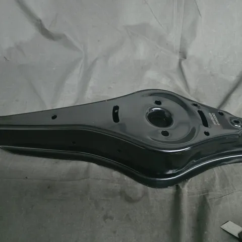 CAR SUSPENSION LOWER CONTROL ARM – BLACK METAL (VEHICLE PART)