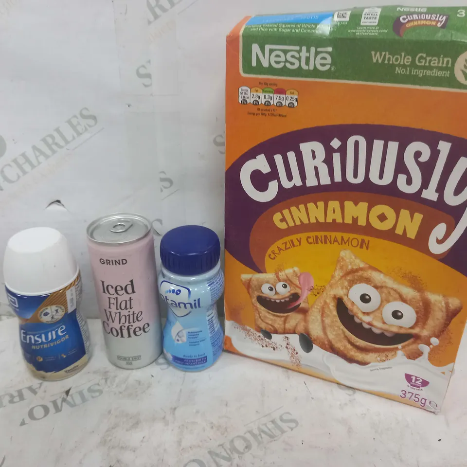 APPROXIMATELY 18 ASSORTED FOOD & DRINK PRODUCTS TO INCLUDE CURIOUSLY CINNAMON (375g), GRIND ICED FLAT WHITE VCOFFEE DOUBLE SHOT (250ml), ABBOTT ENSURE NUTRIVIGOR (220ml), ETC