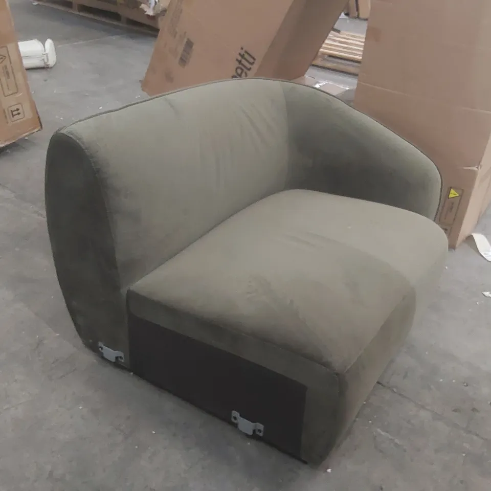 DANETTI VELVET UPHOLSTERED SOFA PIECE 