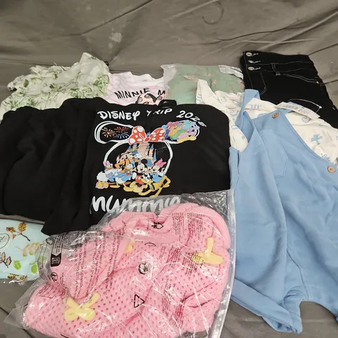 BOX OF APPROXIMATELY 30 ASSORTED KIDS CLOTHING ITEMS TO INCUDE - TROUSERS - DRESSES - BABY CLOTHES, ETC