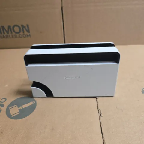 NINTENDO SWITCH DOCKING STATION (WHITE) – OFFICIAL
