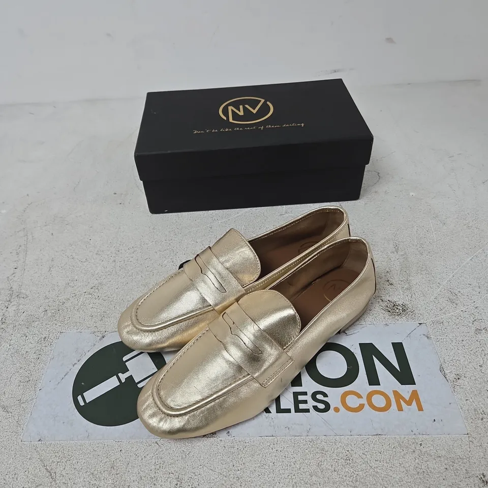 UK 8 ZOIE NV GOLD LEATHER LOAFERS – BOXED