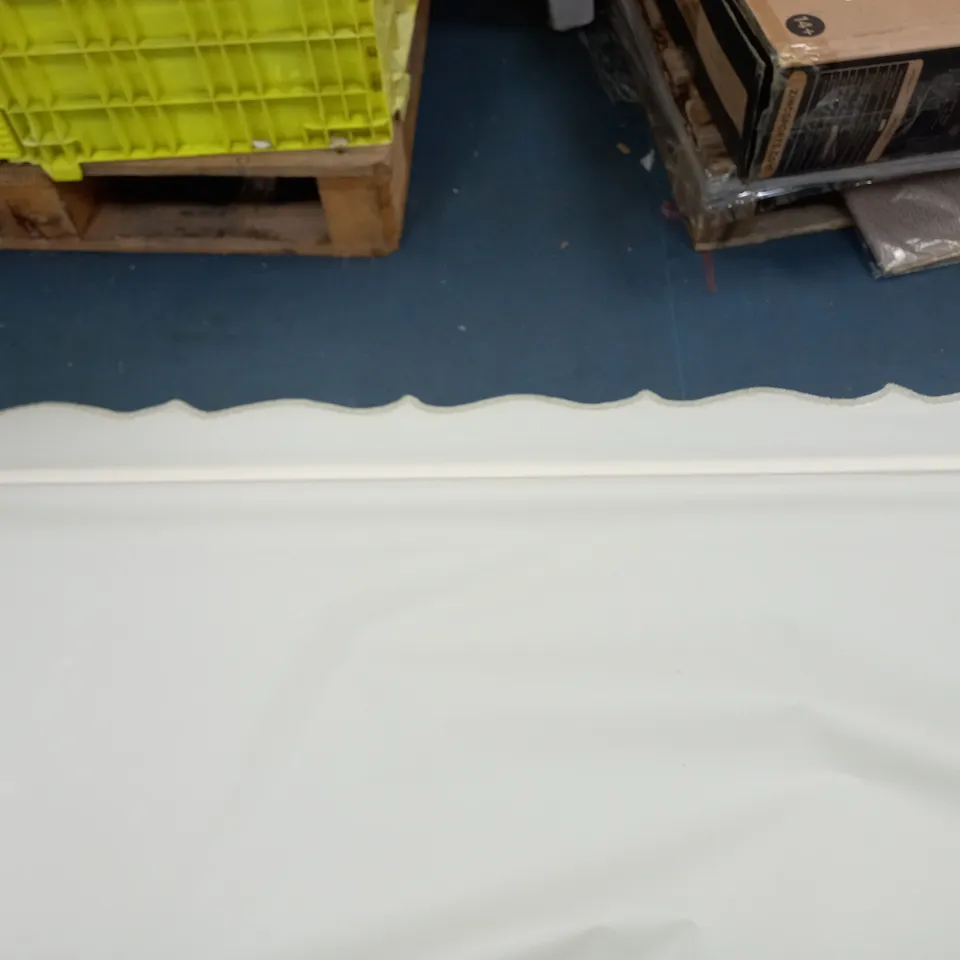 PLAIN SCALLOPED ROLLER BLIND 180X160 [COLLECTION ONLY] RRP £24.99