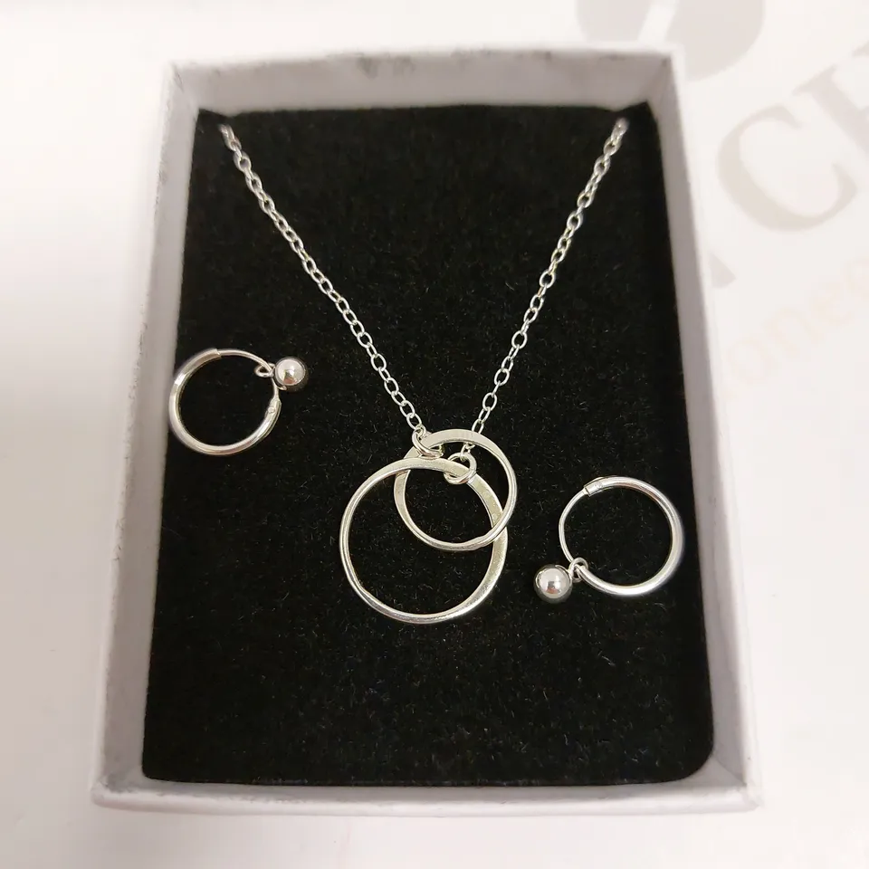 BOXED SILVER LOOP NECKLACE WITH SILVER EARRINGS SET