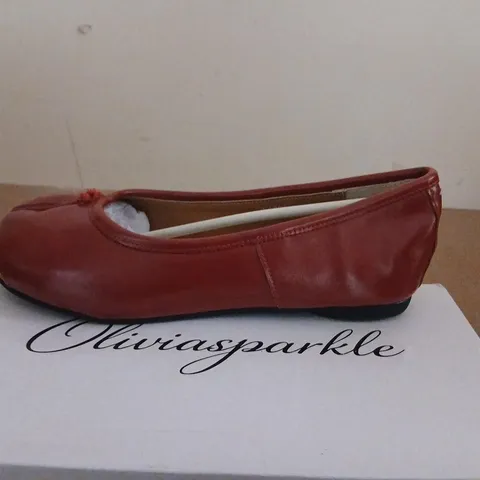 OLIVIA SPARKLE RED WOMENβS FLATS β NEW, UK 6.5 (EU 39), KNOT DETAIL