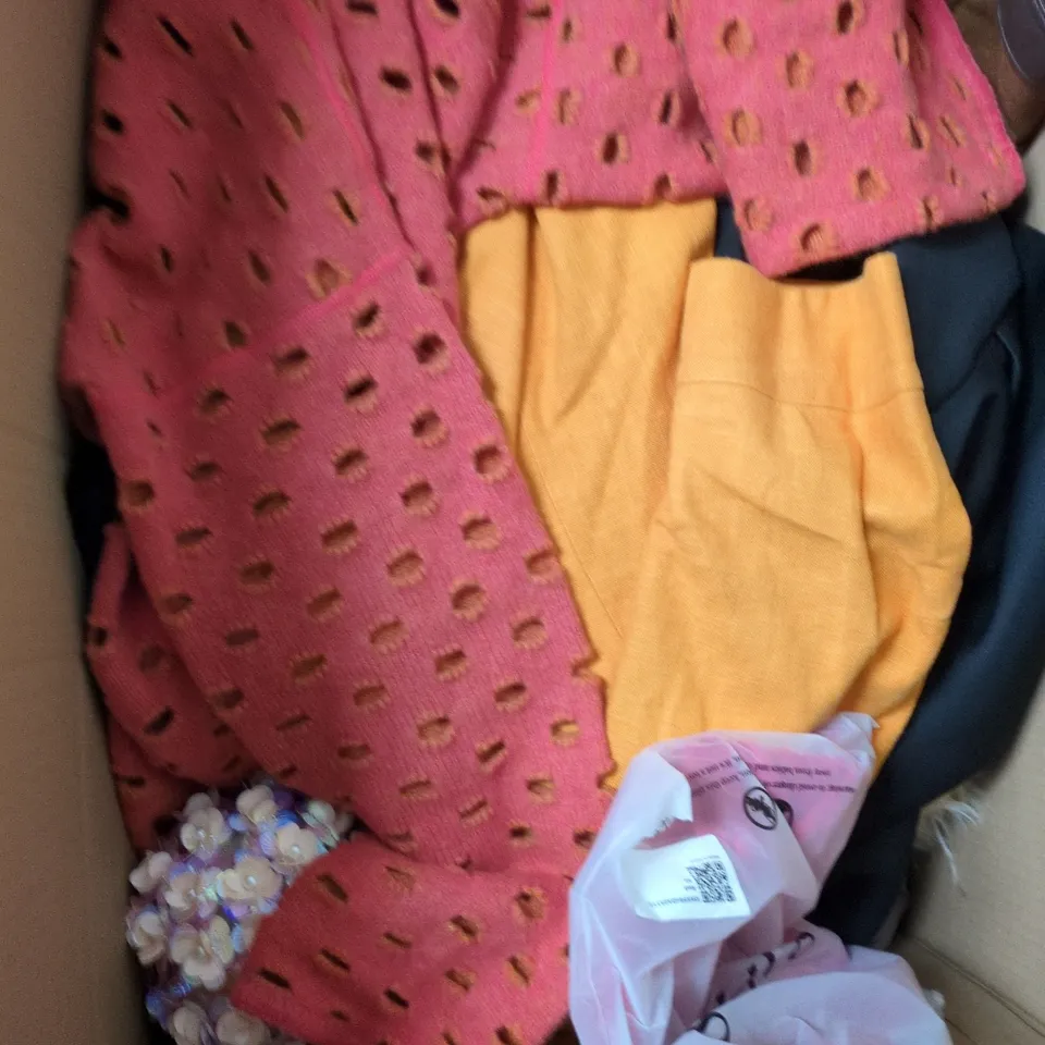 BOX OF APPROXIMATELY 15 ASSORTED CLOTHING ITEMS TO INCLUDE:NEXT RAINCOAT