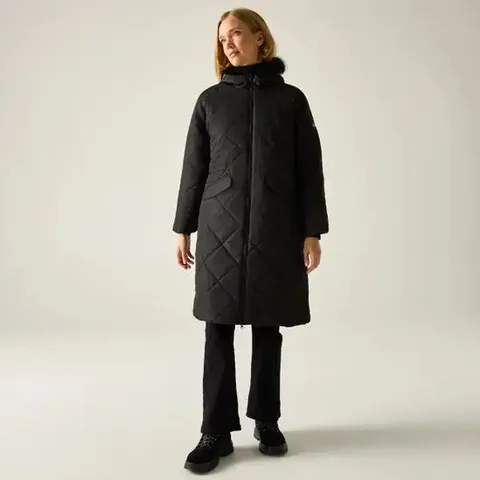 BOX OF APPROXIMATELY 8 X BRAND NEW REGATTA WOMENS FREYLA LONGLINE QUILTED PADDED JACKET IN BLACK - SIZE UK 18 