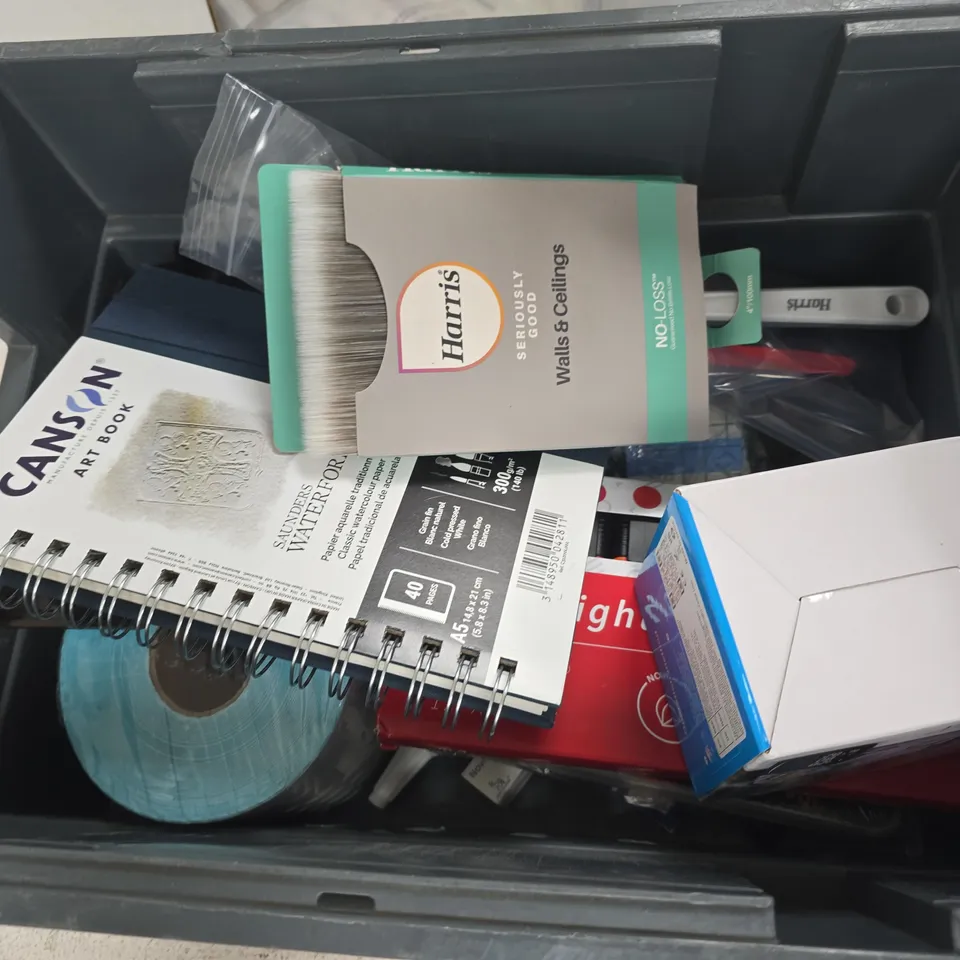 APPROXIMATELY 12 ASSORTED HOUSEHOLD ITEMS TO INCLUDE CANSON ART BOOK, HIGHLIGHTERS CHISEL TIP, HARRIS WALLS & CEILINGS BRUSH, ETC