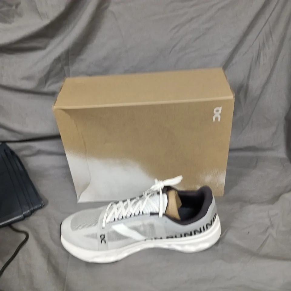 ON RUNNING SNEAKERS – GREY/WHITE - UK 12.5