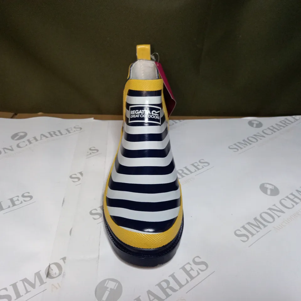 REGATTA LADY HARPER BOOTS SIZE 5