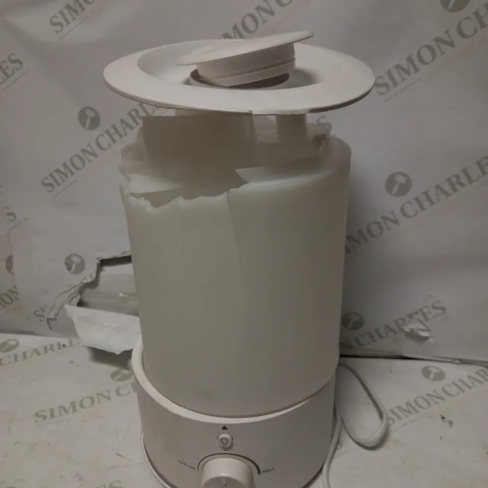 LOT OF 10 ASSORTED ITEMS TO INCLUDE AIDAPT FOLDING MINI FUNCTION TABLE, MORPHY RICHARDS SLOW COOKER (461013), MAGIMIX NESPRESSO VERTUO PLUS, ETC - COLLECTION ONLY