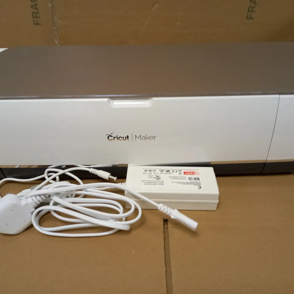 CRICUT MAKER SMART CUTTING MACHINE