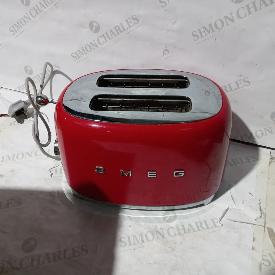 BOXED SMEG RED 2-SLICE TOASTER
