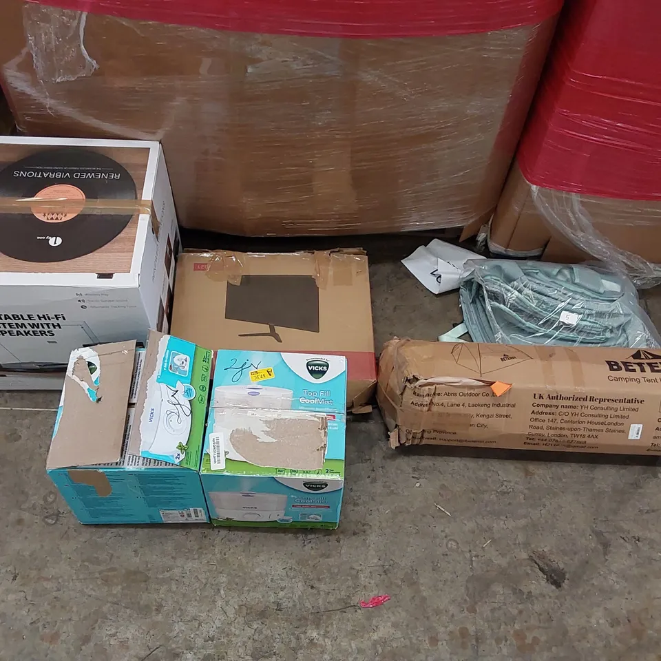 PALLET OF ASSORTED ITEMS INCLUDING: TURNTABLE HI-FI SYSTEM WITH SPEAKERS, 19" LED MONITOR, VICKS HUMIDIFIERS, BETENST POP UP TENT, BACKPACK
