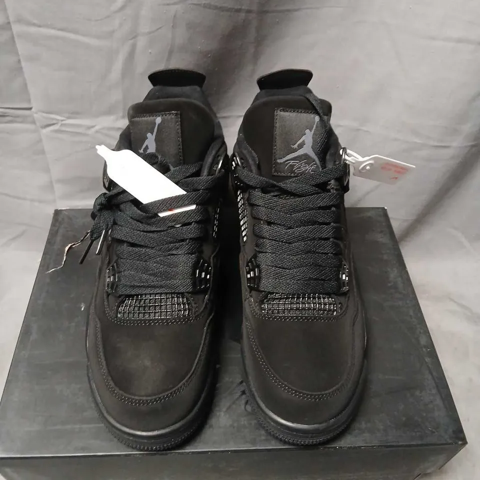 AIR JORDAN 4 RETRO TRAINERS – BLACK SIZE 8