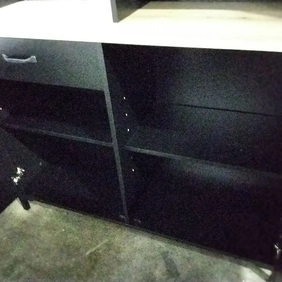 BANEZA KITCHEN PANTRY