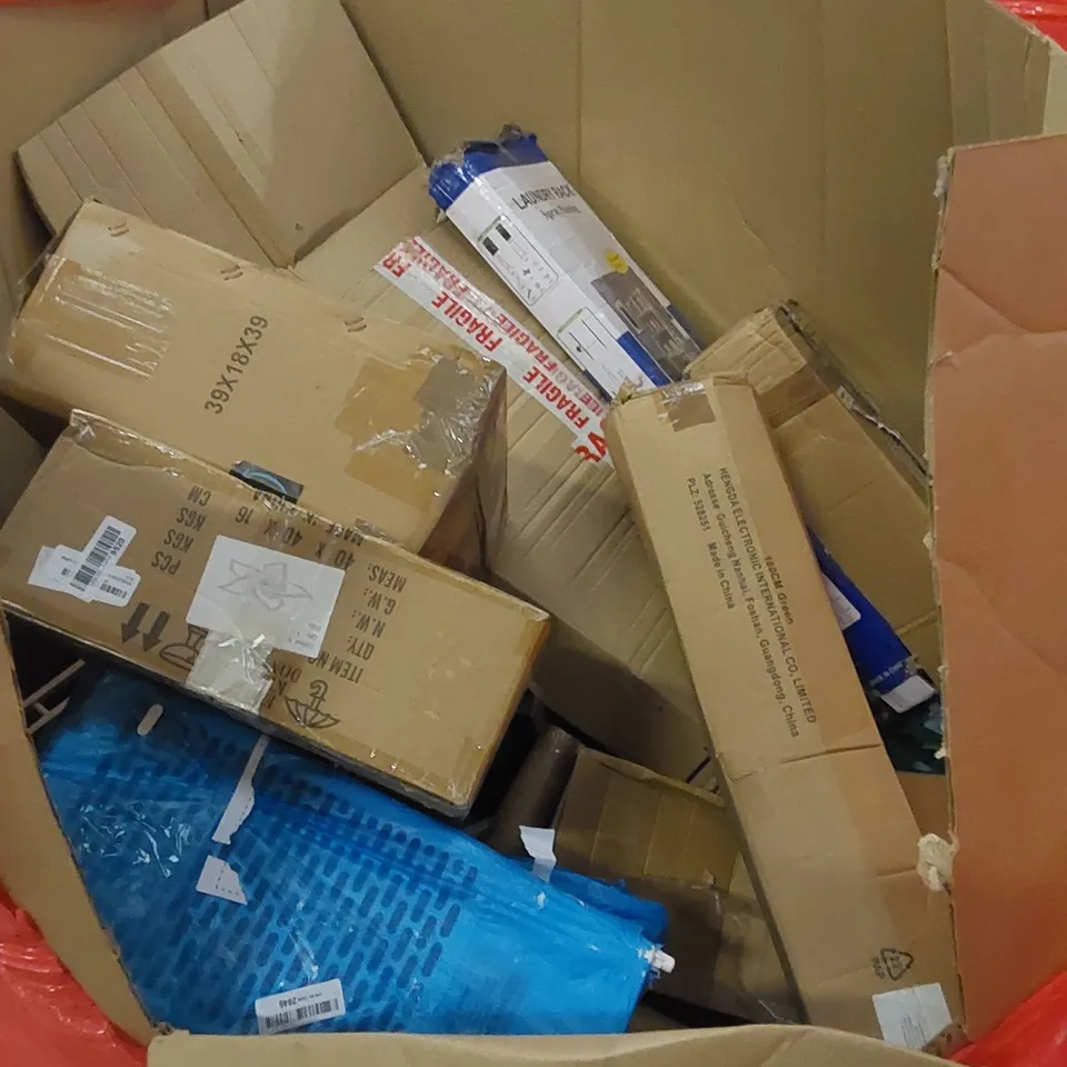 PALLET CONTAINING ASSORTED HOUSEHOLD PRODUCTS. INCLUDES AIR COOLER, METAL BUCKET, CLOTHES RACK, COOKING WOK ETC