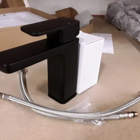 BOXED WINDON MONO BASIN MIXER WITH WASTE