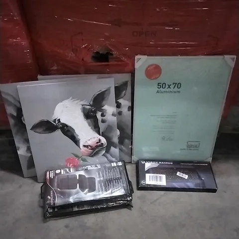 PALLET OF HOUSEHOLD ITEMS TO INCLUDE COW WITH ROSE WRAPPED CANVAS ART,KEYBOARD, SEAT PROTECTORS, PICTURE FRAME AND OTHER ASSORTED ITEMS...