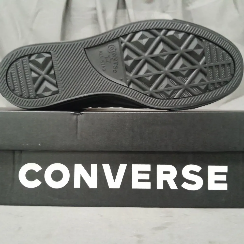 BOXED PAIR OF CONVERSE SHOES IN BLACK UK SIZE 6