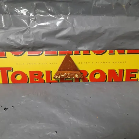 LARGE TOBLERONE CHOCOLATE 360G